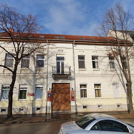 Romzsa Todor Kollegium Hostel Szeged Exterior photo