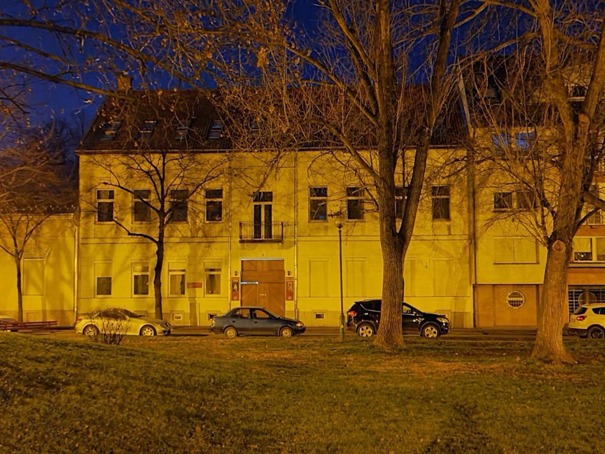 Romzsa Todor Kollegium Hostel Szeged Exterior photo