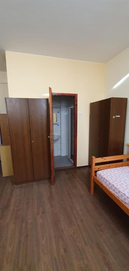 Romzsa Todor Kollegium Hostel Szeged Exterior photo