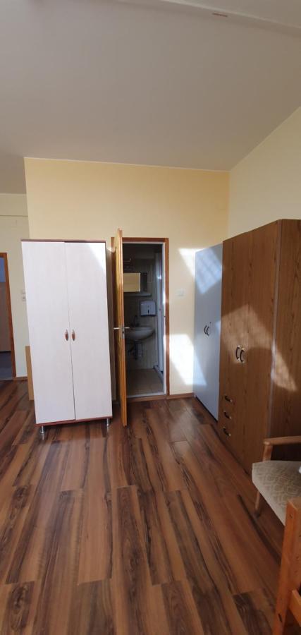 Romzsa Todor Kollegium Hostel Szeged Exterior photo
