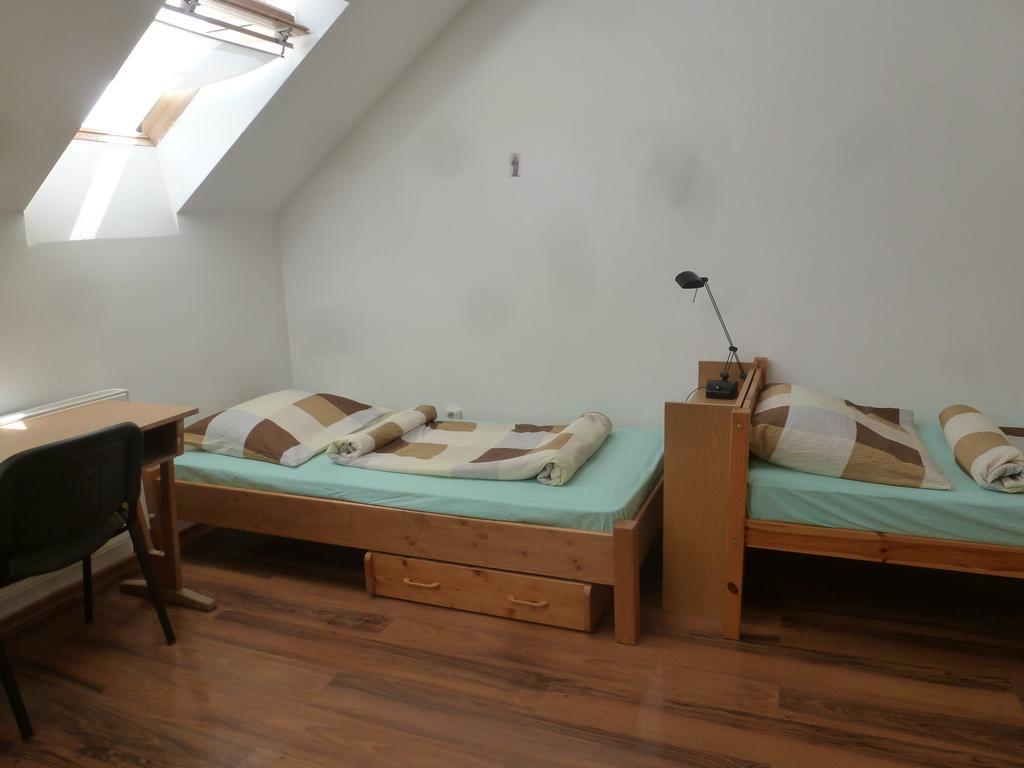 Romzsa Todor Kollegium Hostel Szeged Room photo