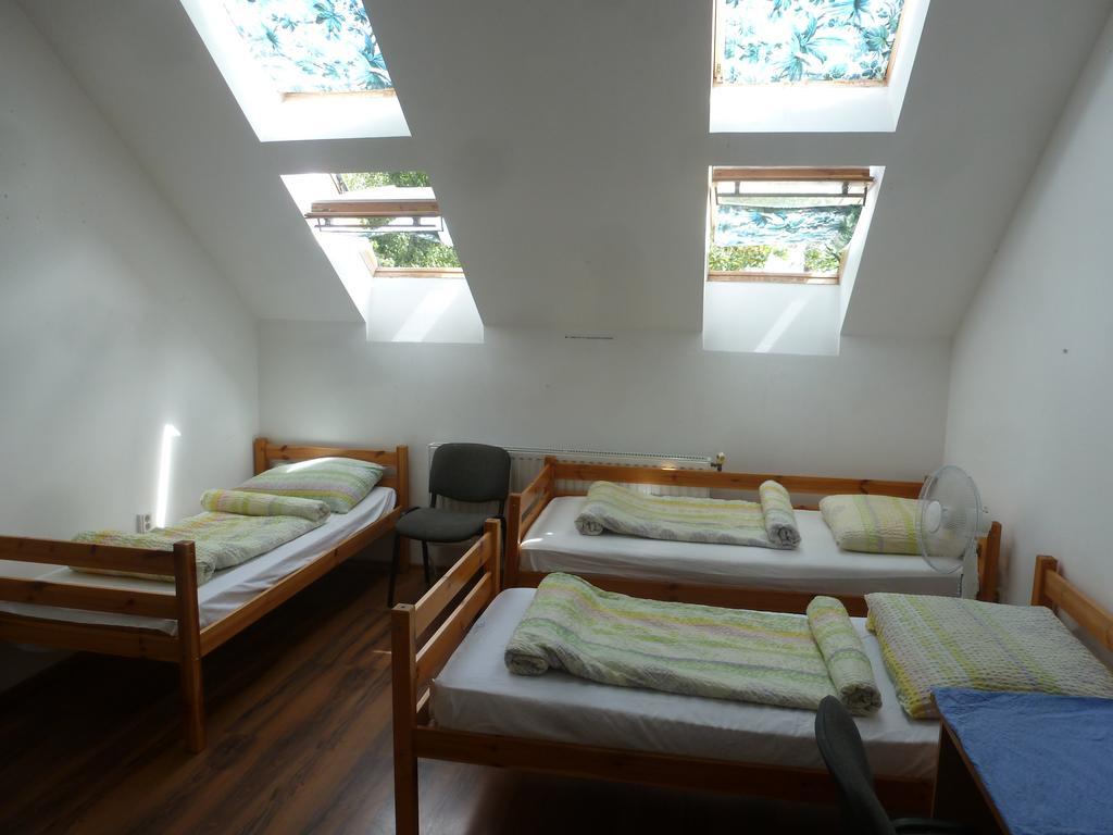 Romzsa Todor Kollegium Hostel Szeged Room photo